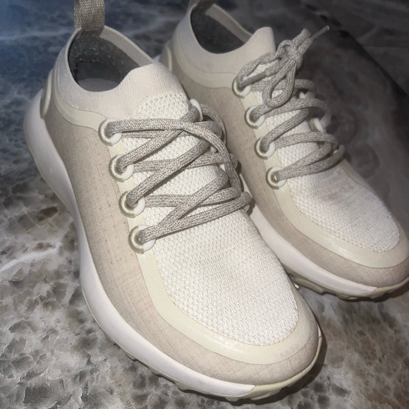 COPY - Women's Trail Runners SWT : 7.5 | CREAM / BEIGE | ONLY WORN TWICE - Picture 2 of 9